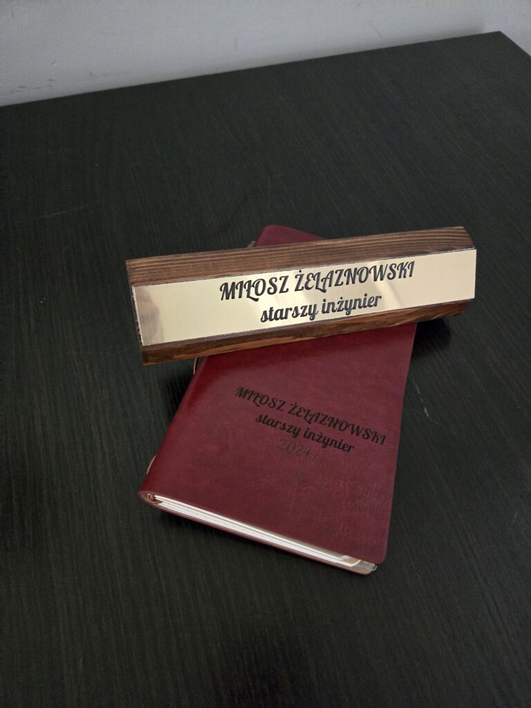 Grawer laserem w metalu